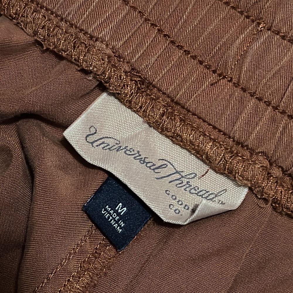 Universal Thread Lyocell Pull On Shorts-Sz M-Rusty Brick Color-Pockets-EUC - Picture 11 of 13